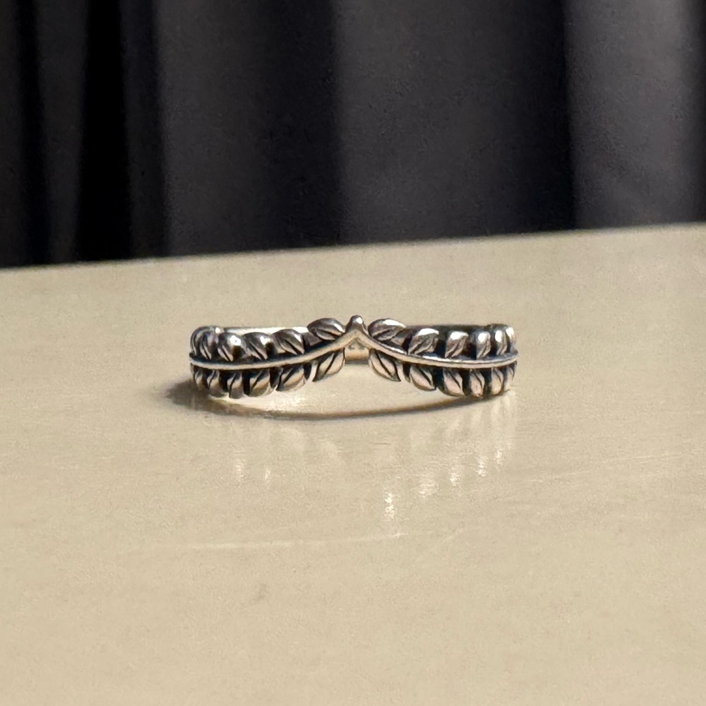 Pandora Silver Twisted Leaf Ring